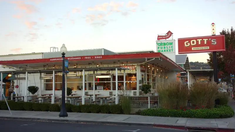 Oxbow Public Market area and Gott's Roadside.